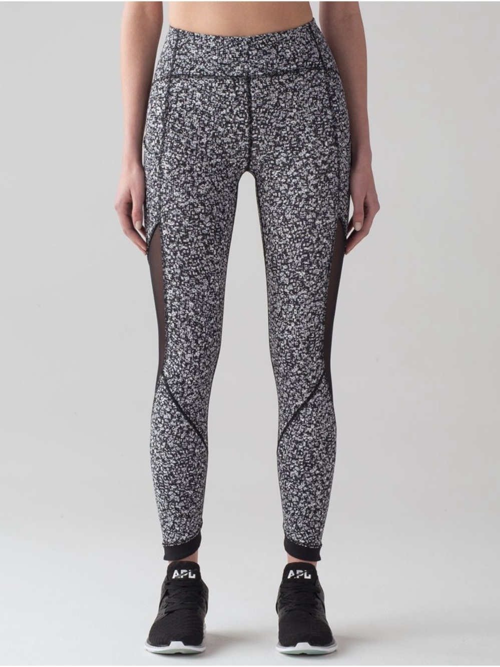 Lululemon Sole Training 7/8 Tight Daisy Dust Alpine White Black Size 6 - Picture 1 of 14
